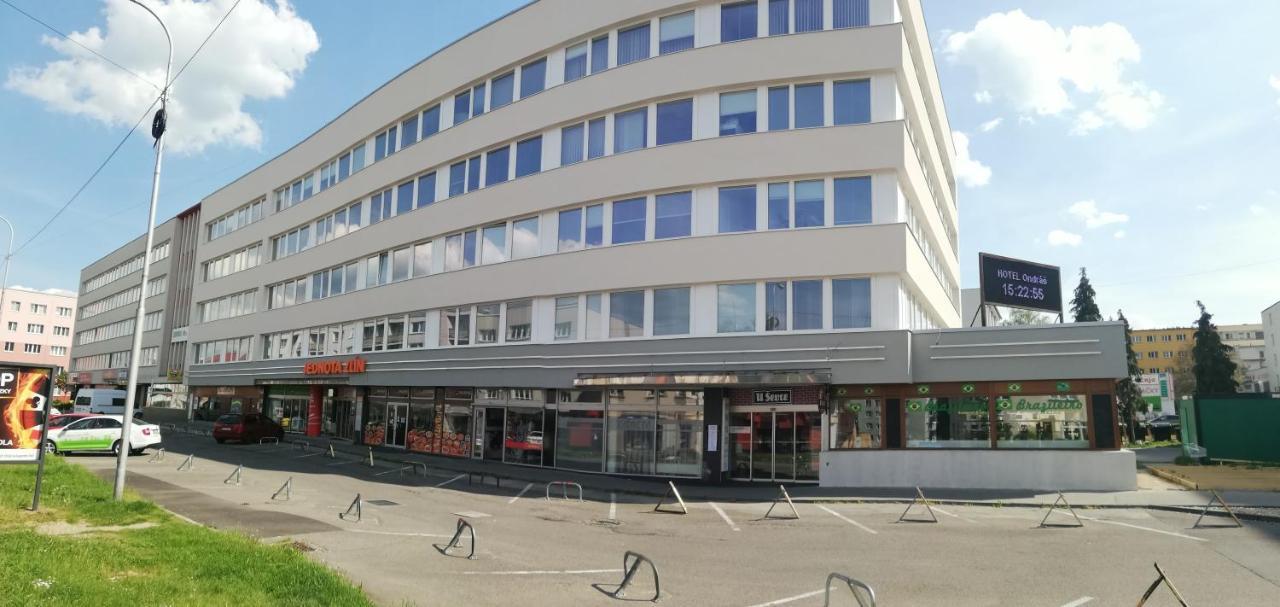 Hotel Ondras Zlín Eksteriør bilde